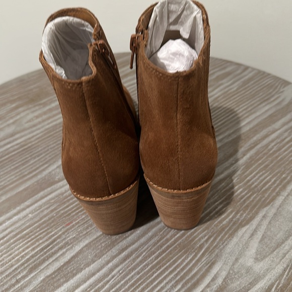 Frye and Co Kaye Chelsea Cognac Boots Sz 8.5M New - Picture 4 of 8